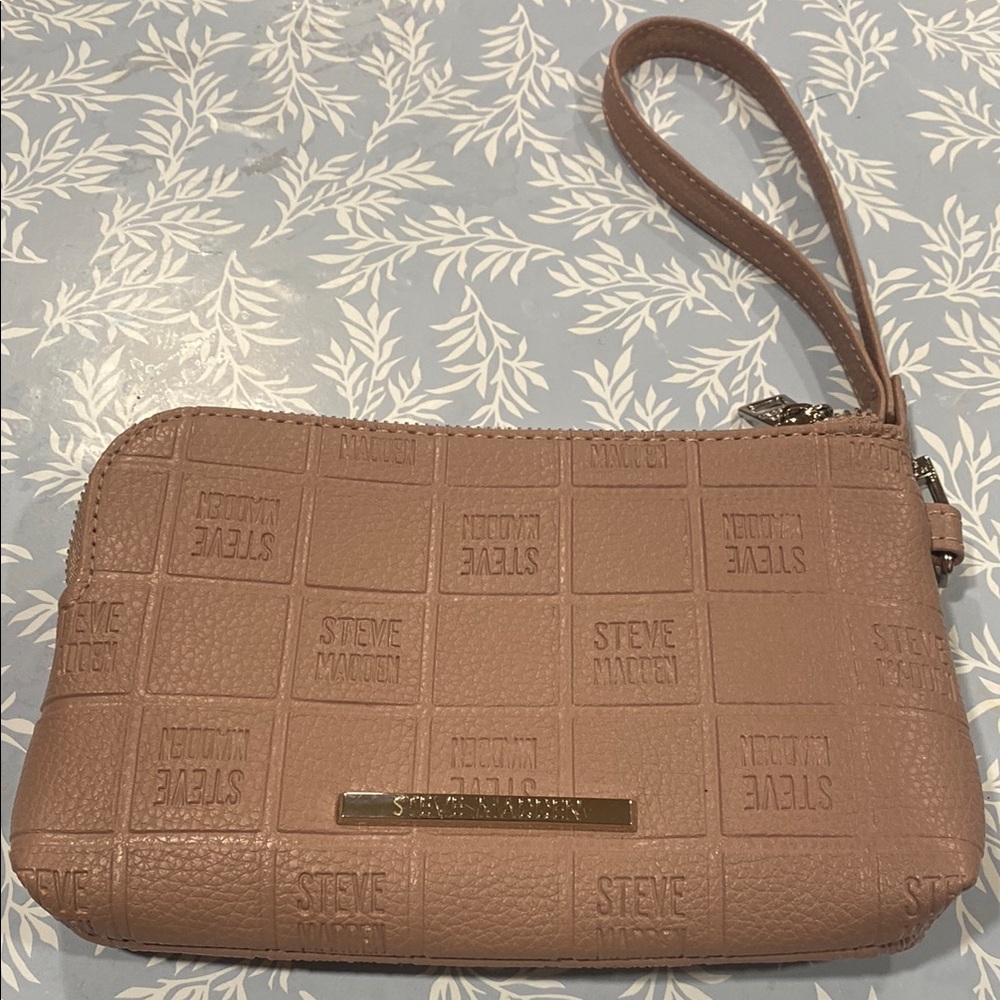 Steve Madden Tan Geometric Wristlet Clutch
